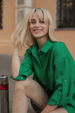 Linen Oversized Classic Boyfriend Shirt in Garden Green