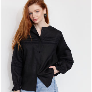 Oversized black linen shirt with pleated details with lace 'Zena'
