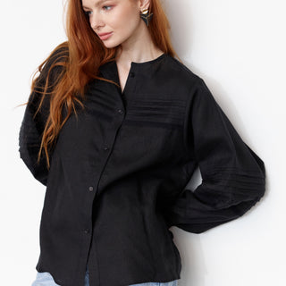 Oversized black linen shirt with pleated details with lace 'Zena'