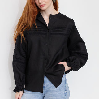 Linen long sleeve shirt with pleats and lace details