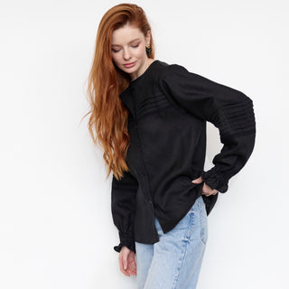 Oversized black linen shirt with pleated details with lace 'Zena'