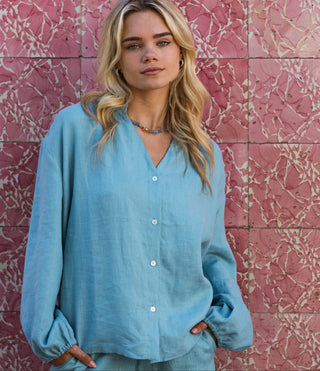 'Petra' Blouse with V-neck and long sleeves in Cyan