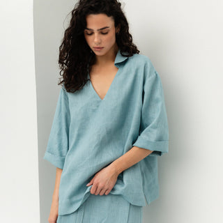 'Marbella' Linen Shirt with Collar and V-neck in Cyan
