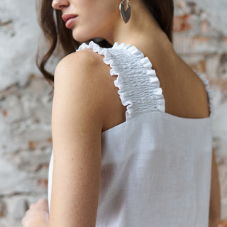 Ruffled straps details