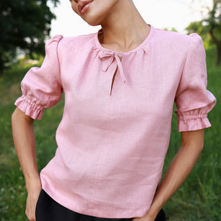 Linen top with puffed sleeves in dusty pink